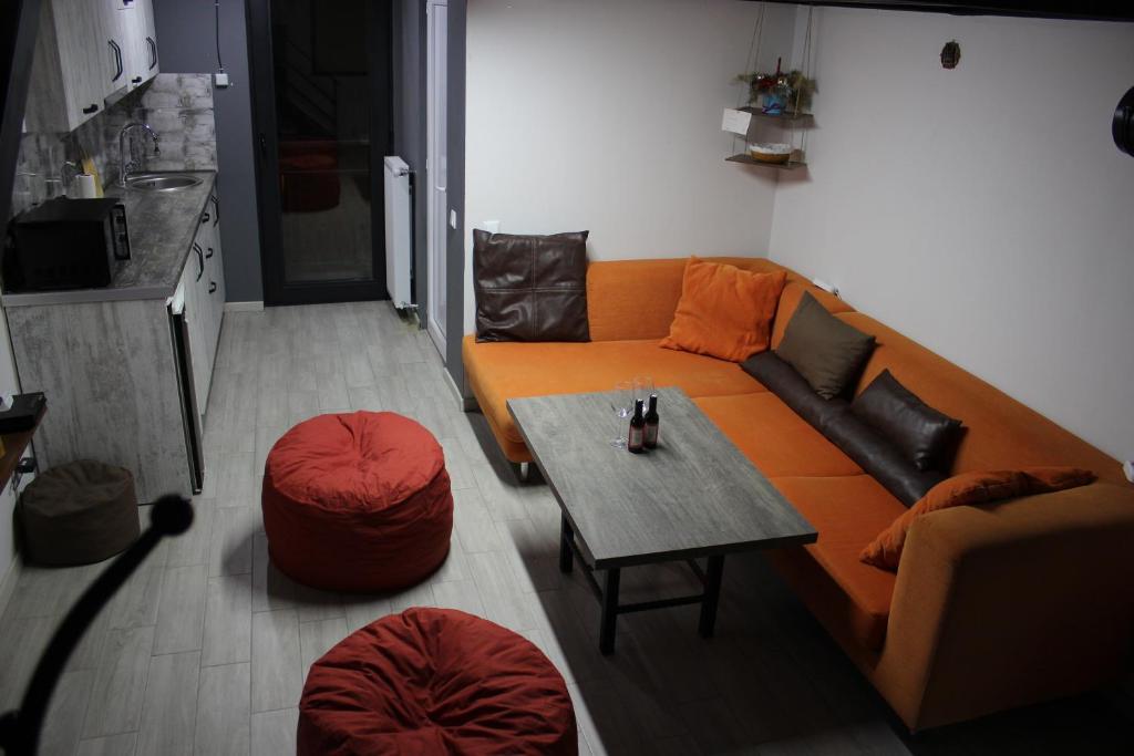 Shota's Apartment room 4