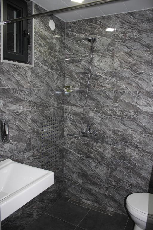 Shota's Apartment room 6